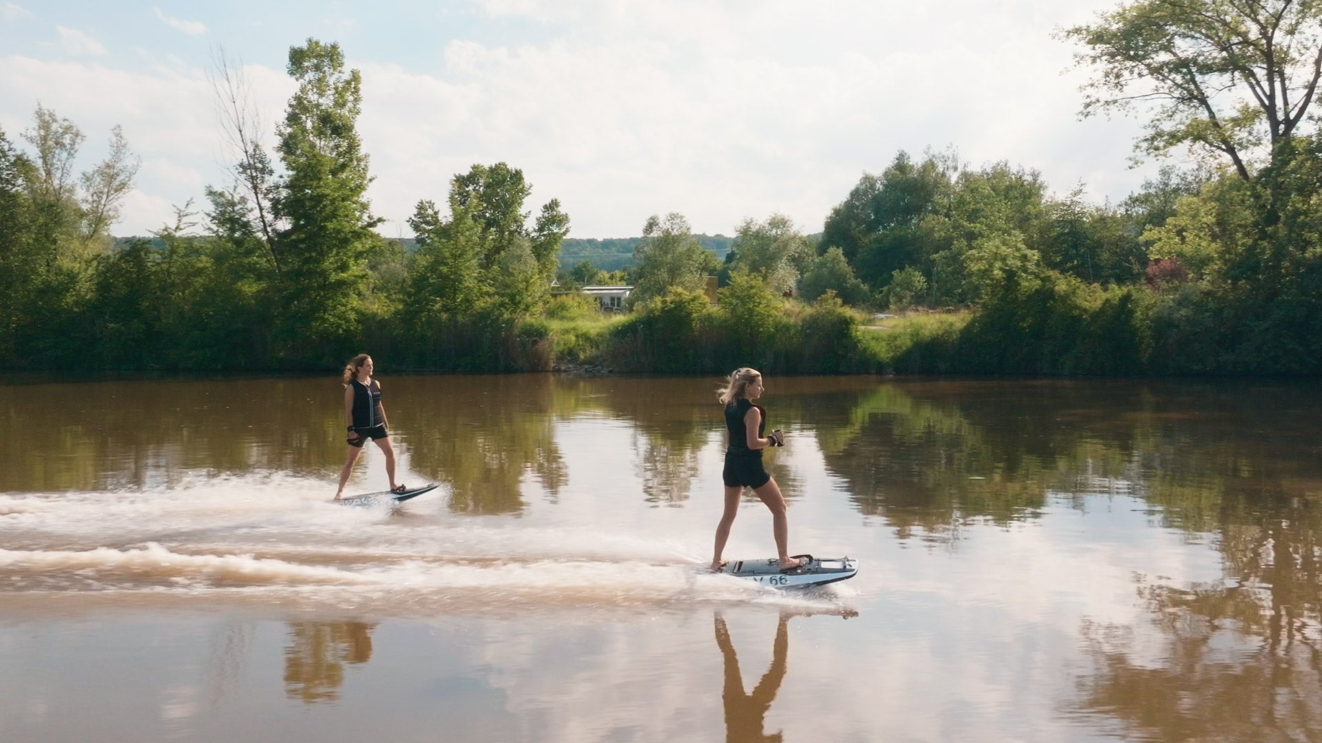 Zulassung von eSurfboards auf Wasserstraßen