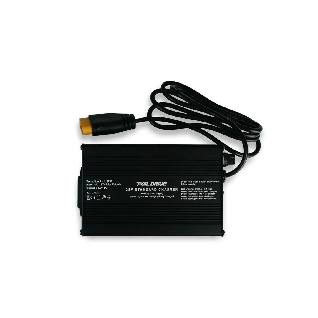 Ein sauberes Produktbild von Foil Drive 28v Standard Charger 4amp.